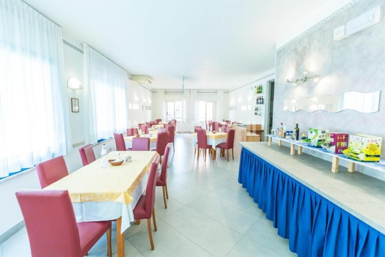 Hotel Azzurro كاتوليكا المظهر الخارجي الصورة