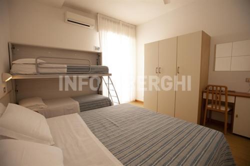 Hotel Azzurro كاتوليكا المظهر الخارجي الصورة